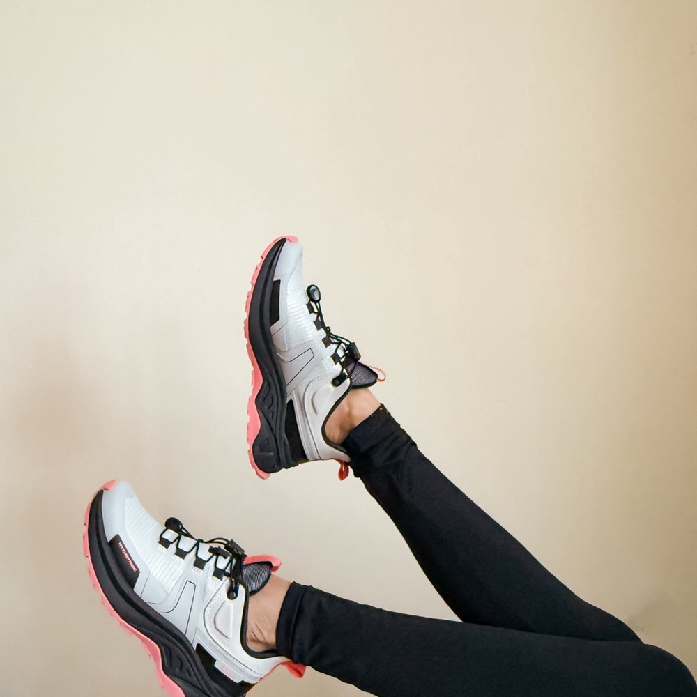 [Gladiator] Women's Lightweight Comfort Hiking Shoes - White and Pink